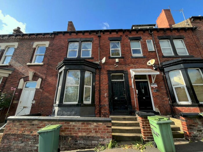 9 Bedroom Terraced House To Rent In Hanover Square, Leeds, West Yorkshire, LS3