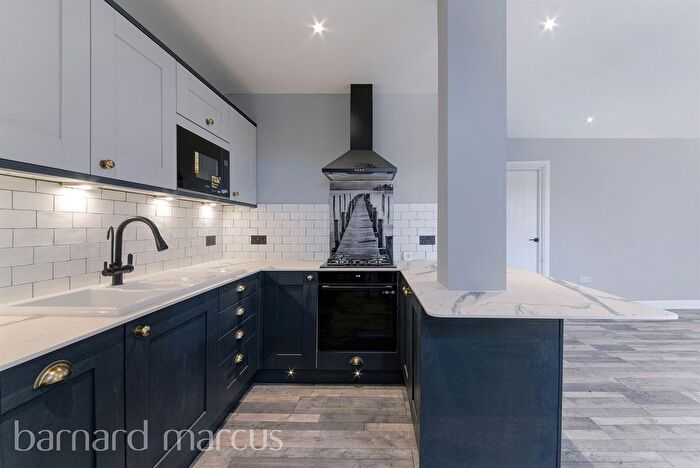 1 Bedroom Flat For Sale In London Road, Morden, SM4