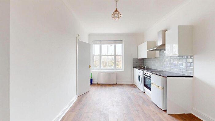 1 Bedroom Flat To Rent In West Cromwell Road, London, SW5
