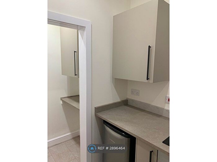 1 Bedroom Flat To Rent In Raikes Parade, Blackpool, FY1