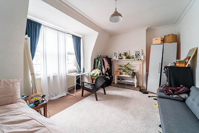1 Bedroom Flat To Rent In Green Lanes, Haringay, London, N4