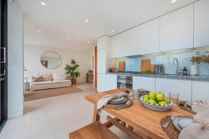 2 Bedroom Flat To Rent In Oval Road, Primrose Hill, NW1