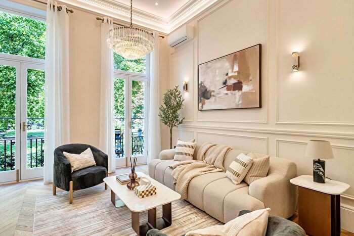 2 Bedroom Flat To Rent In Nevern Square, Earls Court, London, SW5
