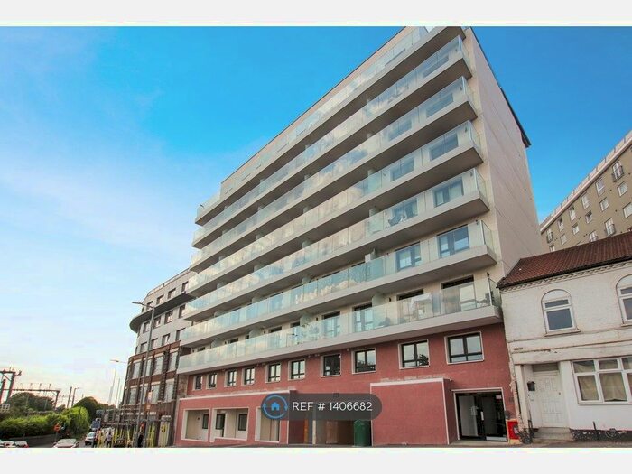 2 Bedroom Flat To Rent In Midland, Luton, LU2