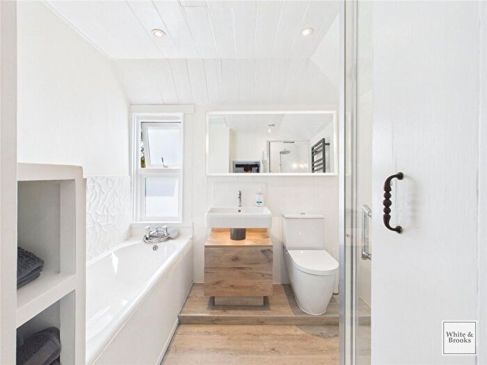 2 Bedroom Detached House For Sale In North Street, Westbourne, PO10
