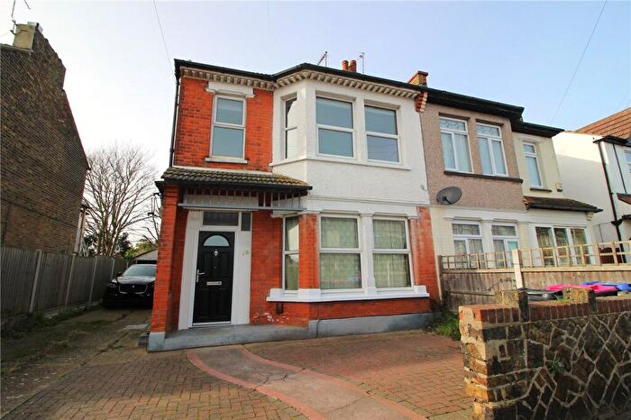 1 Bedroom Apartment To Rent In West Road, Shoeburyness, Southend-on-Sea, Essex, SS3