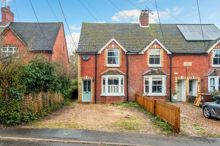 3 Bedroom End Of Terrace House For Sale In Woodside Road, Godalming, GU8