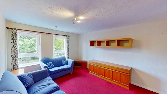 2 Bedroom Flat To Rent In Restalrig Drive, Edinburgh, EH7