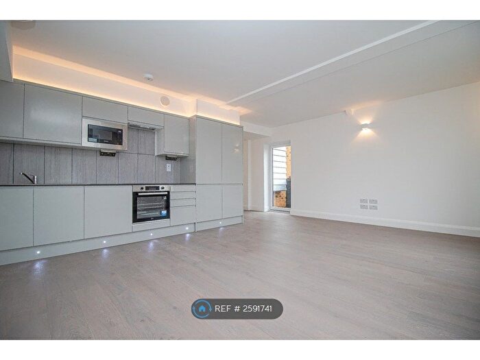 2 Bedroom Flat To Rent In St. Awdrys Road, Barking, IG11
