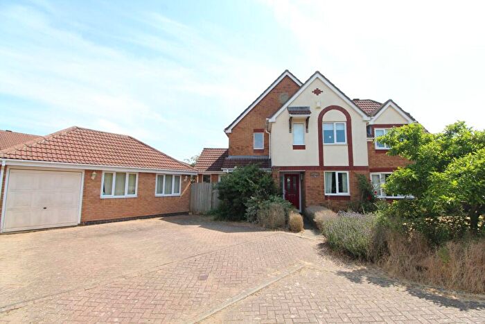 5 Bedroom Detached House For Sale In Almond Way, Lutterworth, LE17