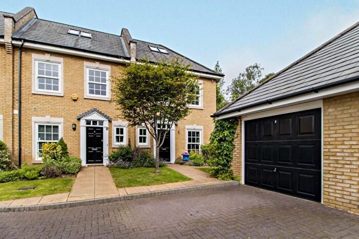 4 Bedroom Town House To Rent In Vantage Mews, Northwood, HA6