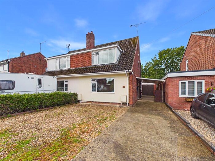 3 Bedroom Semi-Detached House For Sale In Ridgemount Close, Brockworth, Gloucester, GL3