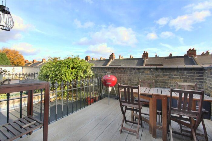 2 Bedroom Flat To Rent In Queenstown Road, Battersea, London, SW8