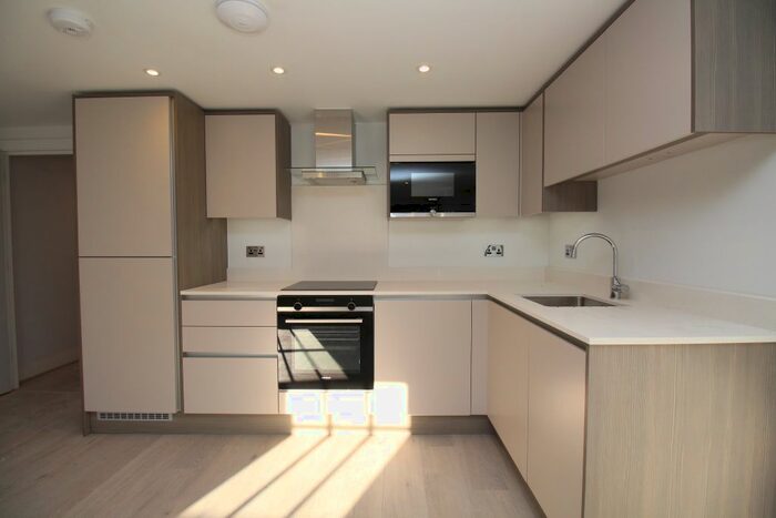1 Bedroom Flat To Rent In High Street, Maidenhead SL6