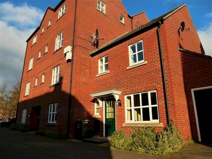 3 Bedroom Property To Rent In Massingham Park, Taunton, TA2