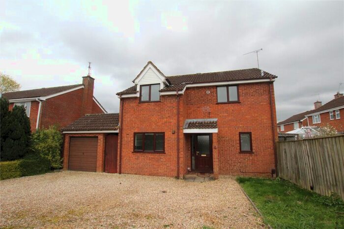 3 Bedroom Detached House To Rent In Clinton Close, Grange Park, Swindon, SN5