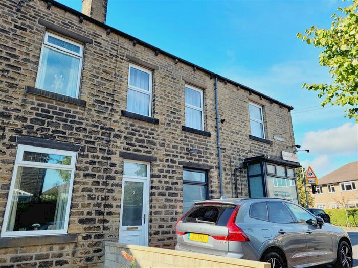 2 Bedroom Flat To Rent In Adelphi Road, Marsh, Huddersfield, HD3