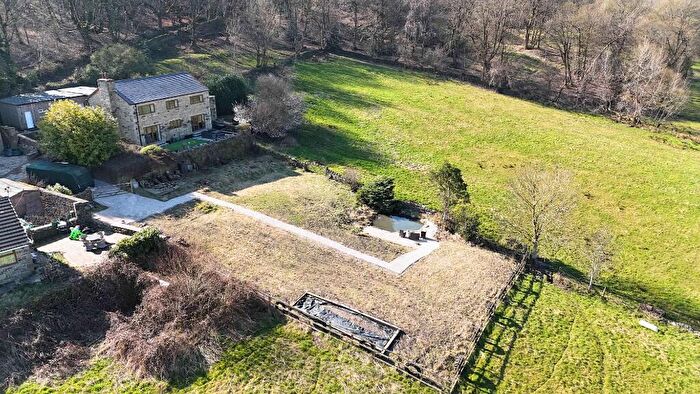 5 Bedroom Detached House For Sale In Brackenbed Grange, Halifax, HX2