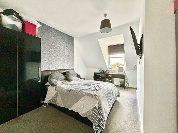 2 Bedroom Flat For Sale In Chepbourne Road, Bexhill-On-Sea, TN40