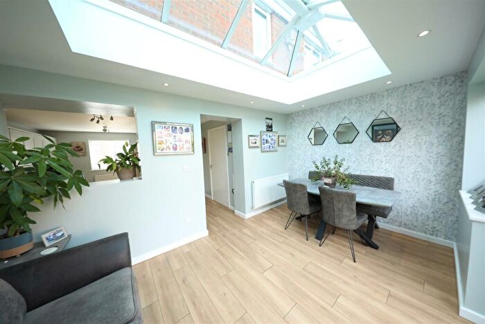 3 Bedroom Semi-Detached House For Sale In Woodheys Park, Kingswood, Hull, HU7