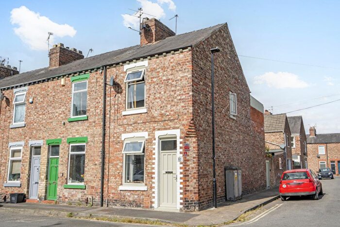 3 Bedroom End Terrace House For Sale In Newborough Street, York, YO30
