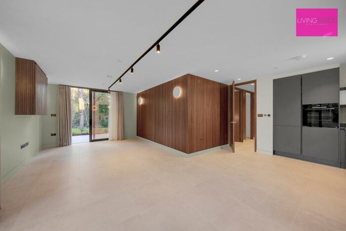 2 Bedroom Flat To Rent In Dury Road, Hadley Wood, EN5