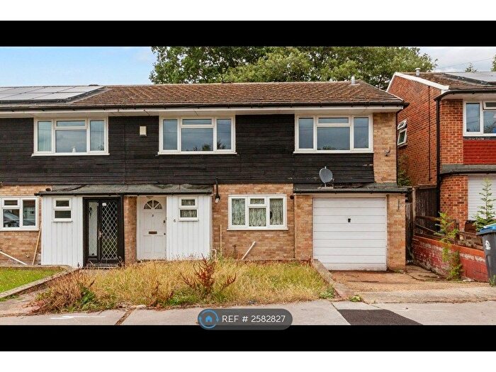 4 Bedroom Semi-Detached House To Rent In Coverack Close, Croydon, CR0