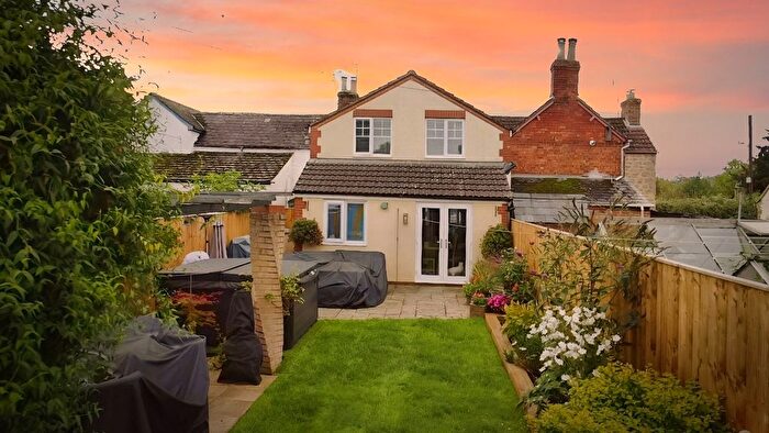 3 Bedroom Cottage For Sale In New Road, Purton, SN5