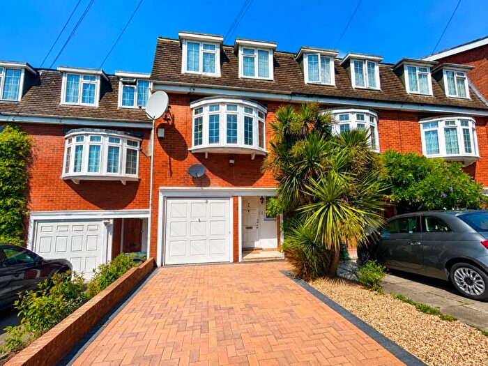 3 Bedroom Town House For Sale In Austell Gardens, Mill Hill, NW7