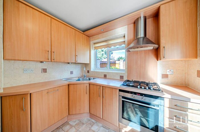 3 Bedroom Bungalow For Sale In Beverley Close, Emerson Park, RM11