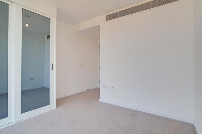 1 Bedroom Flat To Rent In Great Eastern Road London, E15