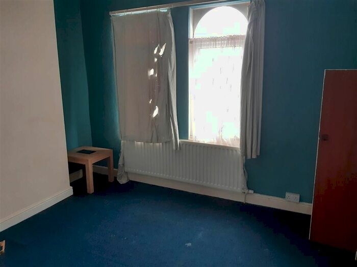 3 Bedroom Terraced House For Sale In Garnet Street, Middlesbrough, TS1