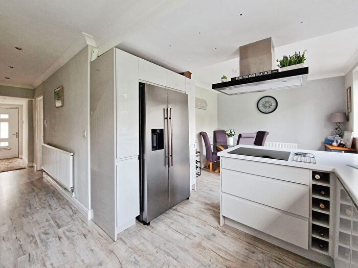 3 Bedroom Semi-Detached House For Sale In Rakes Lane, Loversall, Doncaster, DN11