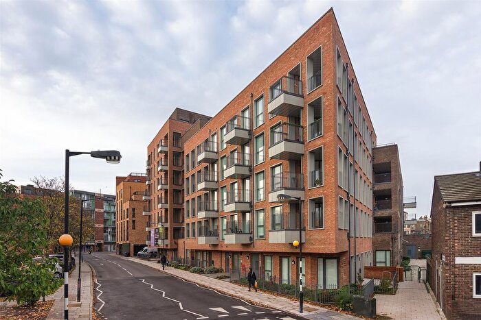 2 Bedroom Flat For Sale In Copeland Road, London, SE15