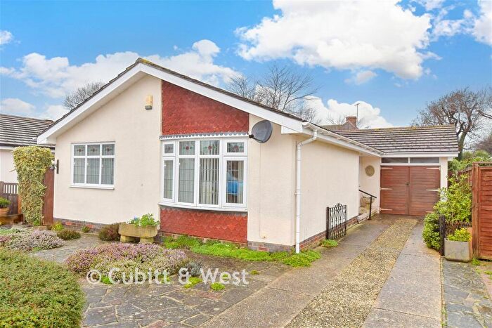 3 Bedroom Detached Bungalow For Sale In Westminster Drive, Bognor Regis, West Sussex, PO21