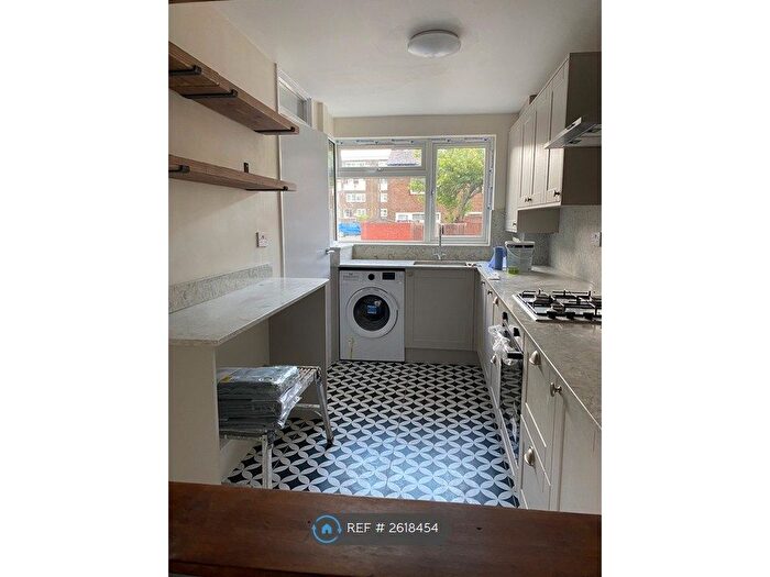 2 Bedroom End Of Terrace House To Rent In Walker Close, London, SE18