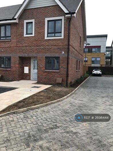 3 Bedroom End Of Terrace House To Rent In Richardson Close, Aylesbury, HP19