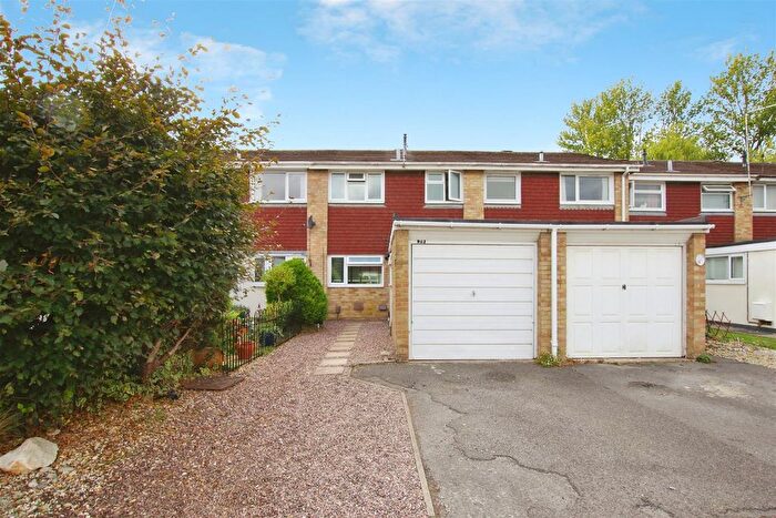 2 Bedroom Terraced House For Sale In Peregrine Close, Covingham, Swindon, SN3