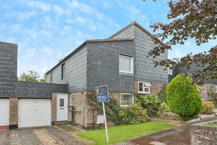 2 Bedroom Semi-detached House For Sale In Leicester Drive, Tunbridge Wells, Kent, TN2