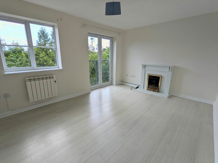 2 Bedroom Flat To Rent In Bentall Place, Andover, SP10