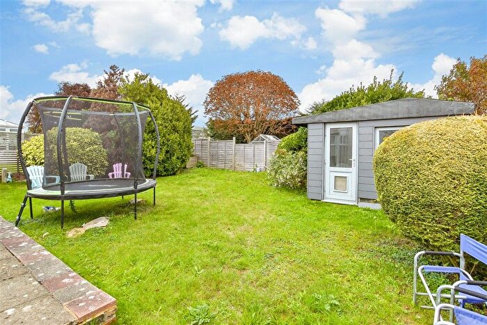 3 Bedroom Chalet For Sale In Downsview Avenue, Woodingdean, Brighton, East Sussex, BN2
