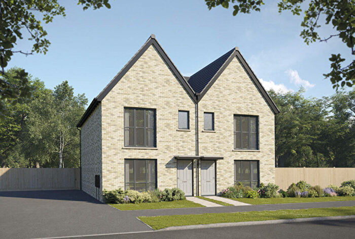 3 Bedroom Semi-Detached House For Sale In Redlands Way, Wanborough, Swindon, SN3