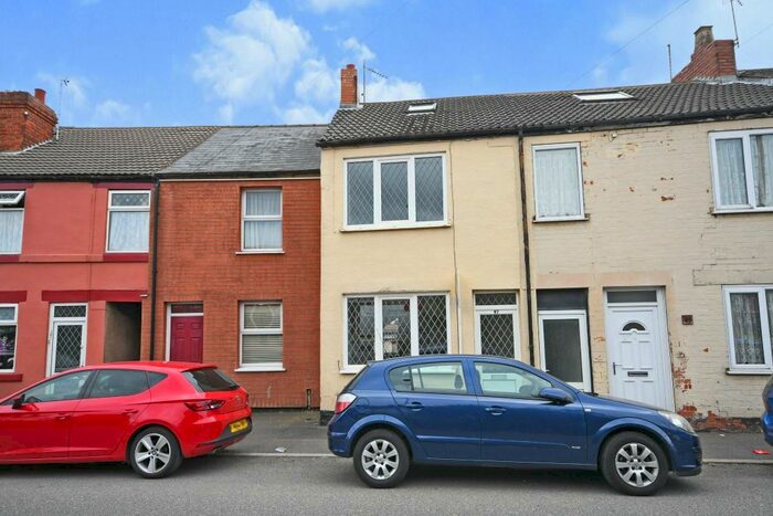 2 Bedroom House To Rent In Main Street, Huthwaite, NG17