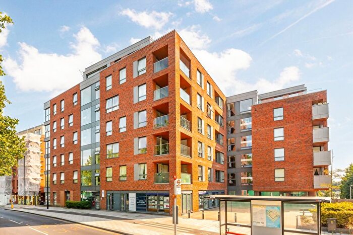 1 Bedroom Flat For Sale In High Street, Brentford, TW8