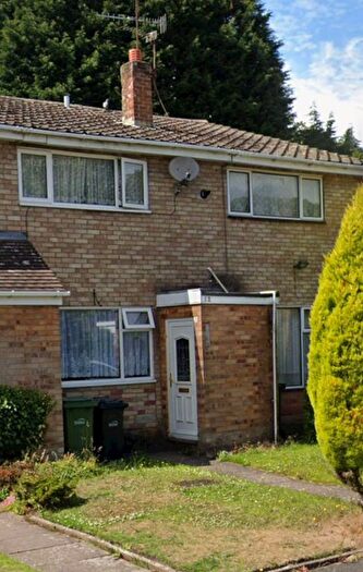 3 Bedroom Semi-detached House To Rent In Ardley Close, Dudley, DY2