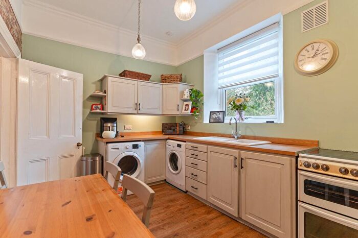 4 Bedroom Flat For Sale In Fields Road, Newport, NP20