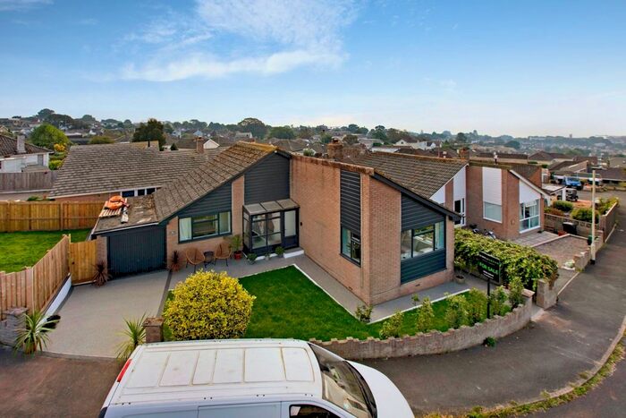 2 Bedroom Detached Bungalow To Rent In Charlemont Road, Teignmouth, Devon, TQ14