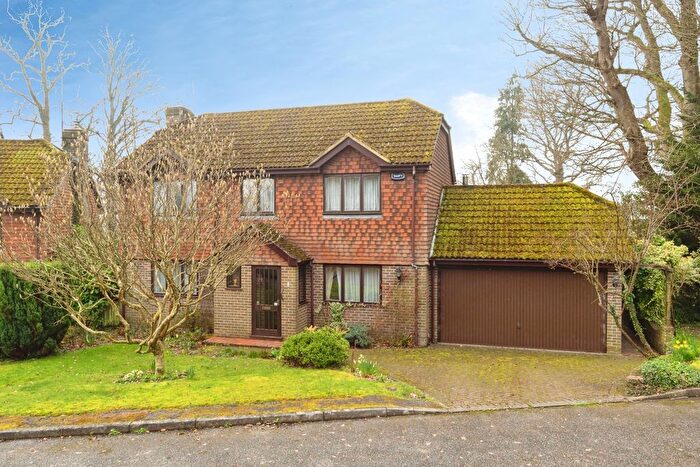 4 Bedroom Detached House For Sale In The Spinney, Robertsbridge, East Sussex, TN32