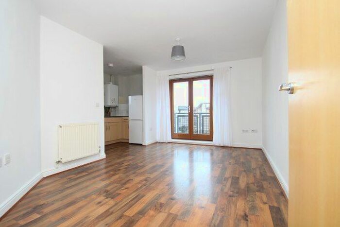 1 Bedroom Flat To Rent In Harry Close, Croydon, CR0