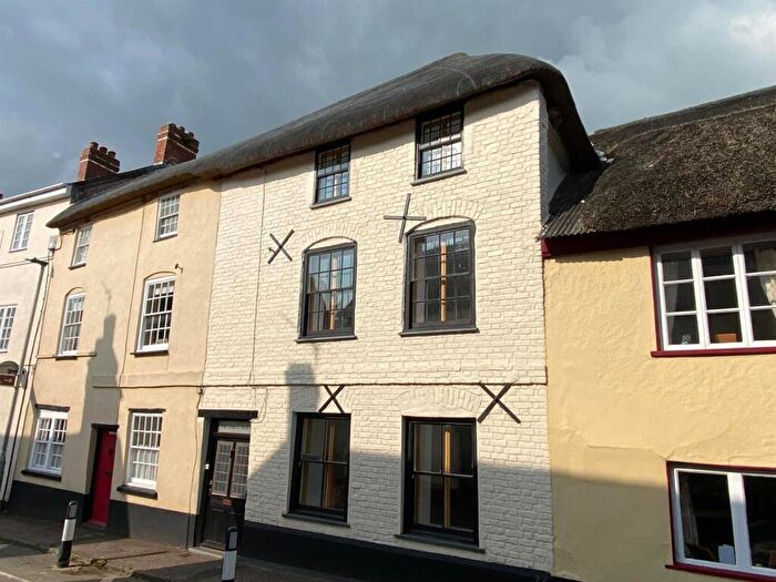 3 Bedroom Town House To Rent In Chulmleigh, EX18